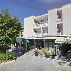 Nautic Hotel